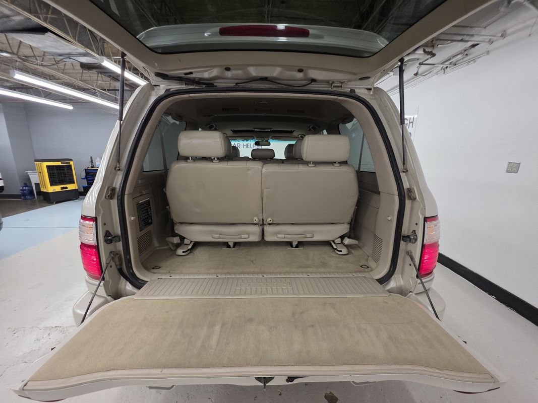 Used 2004 Lexus LX 470 4WD image 22