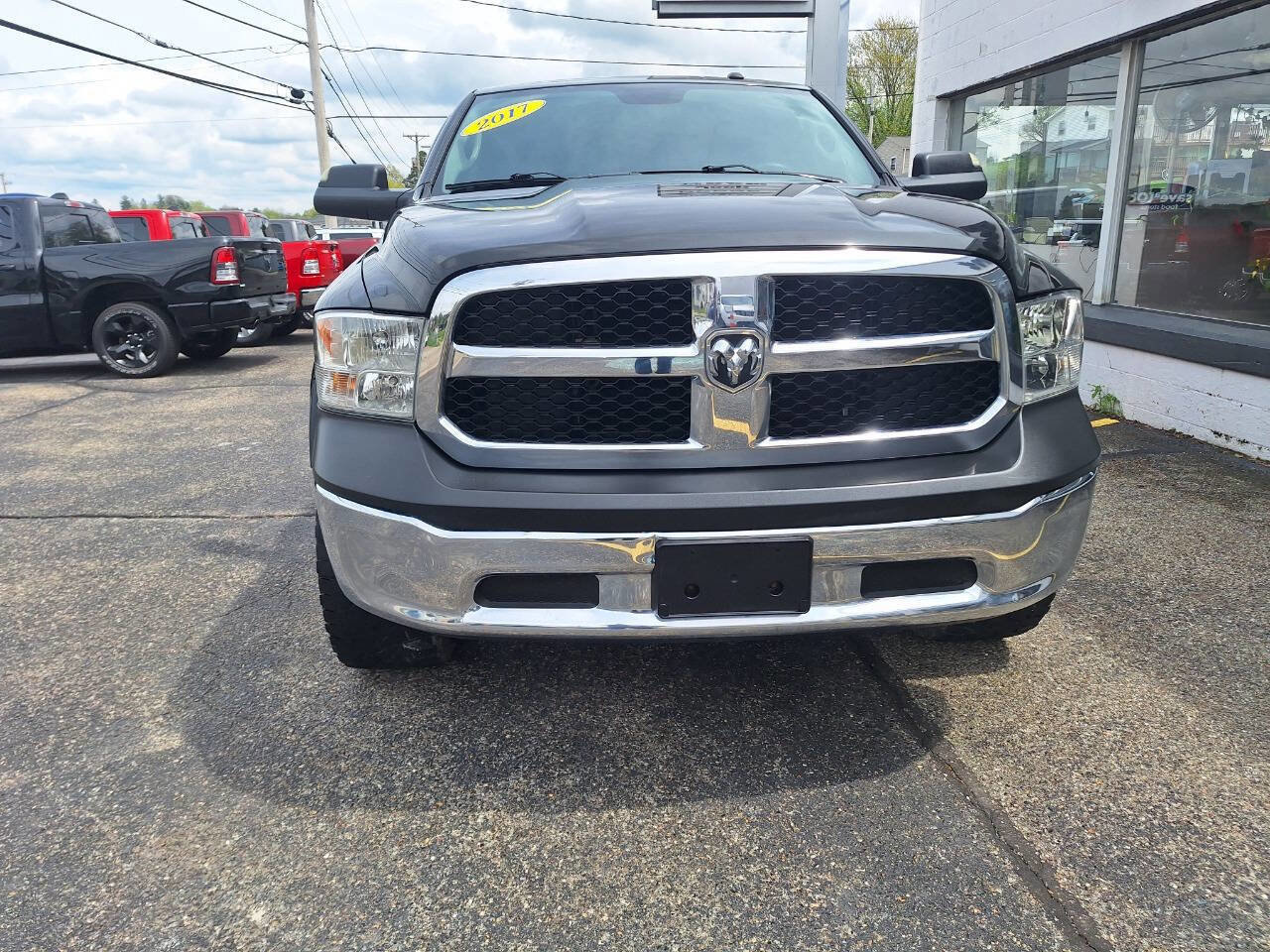 Used 2017 RAM 1500 ST w/ SXT Appearance Group image 3