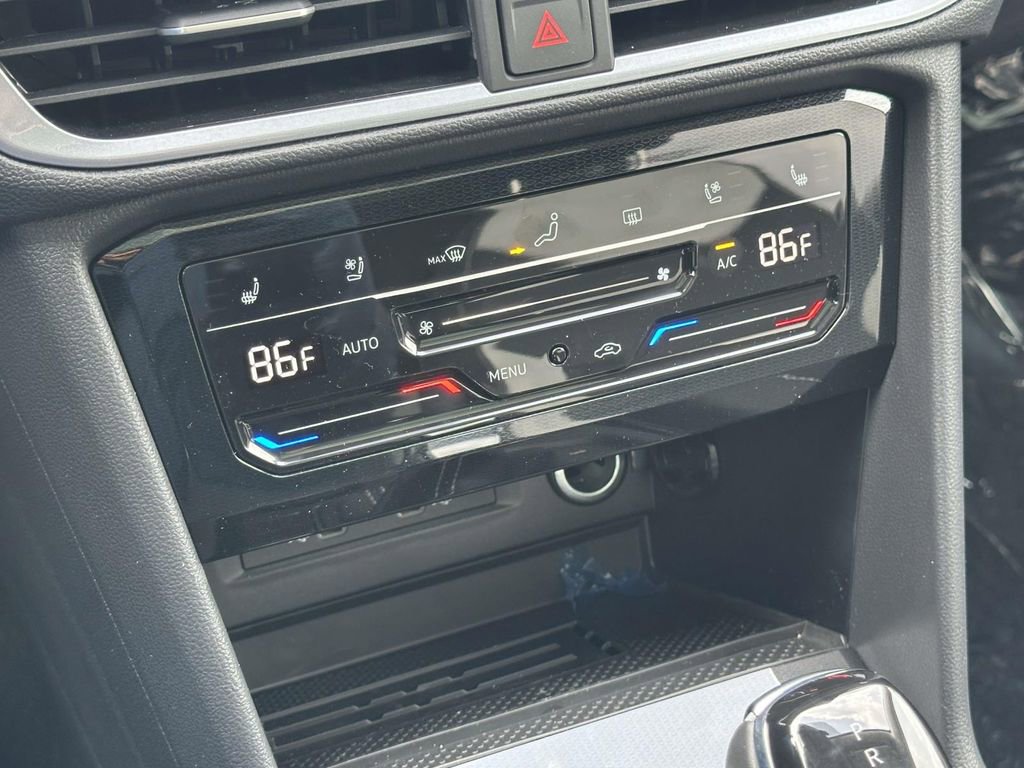 New 2026 Volkswagen Taos SEL AWD/4WD image 21