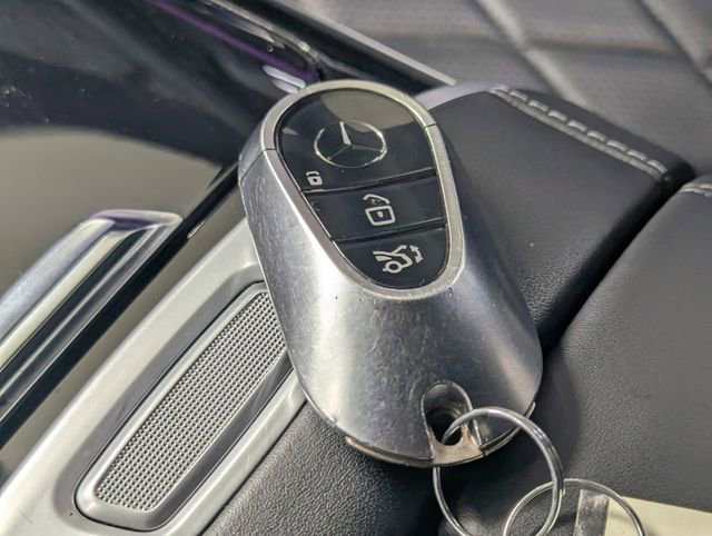 Used 2022 Mercedes-Benz S 580 4MATIC Sedan w/ AMG Line Package image 23