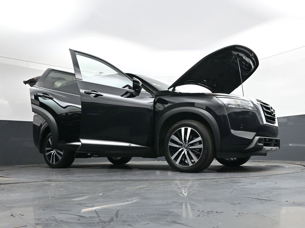 Used 2024 Nissan Pathfinder Platinum w/ Cargo Package image 52