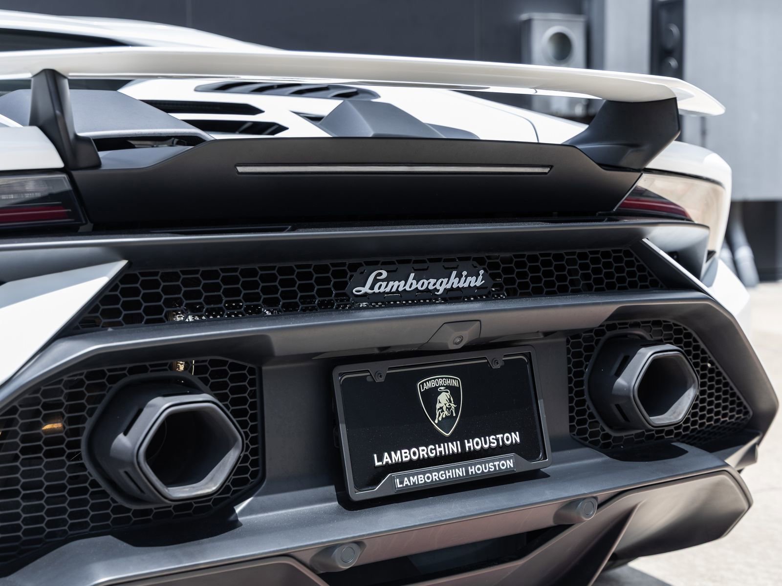 Used 2023 Lamborghini Huracan Tecnica image 14
