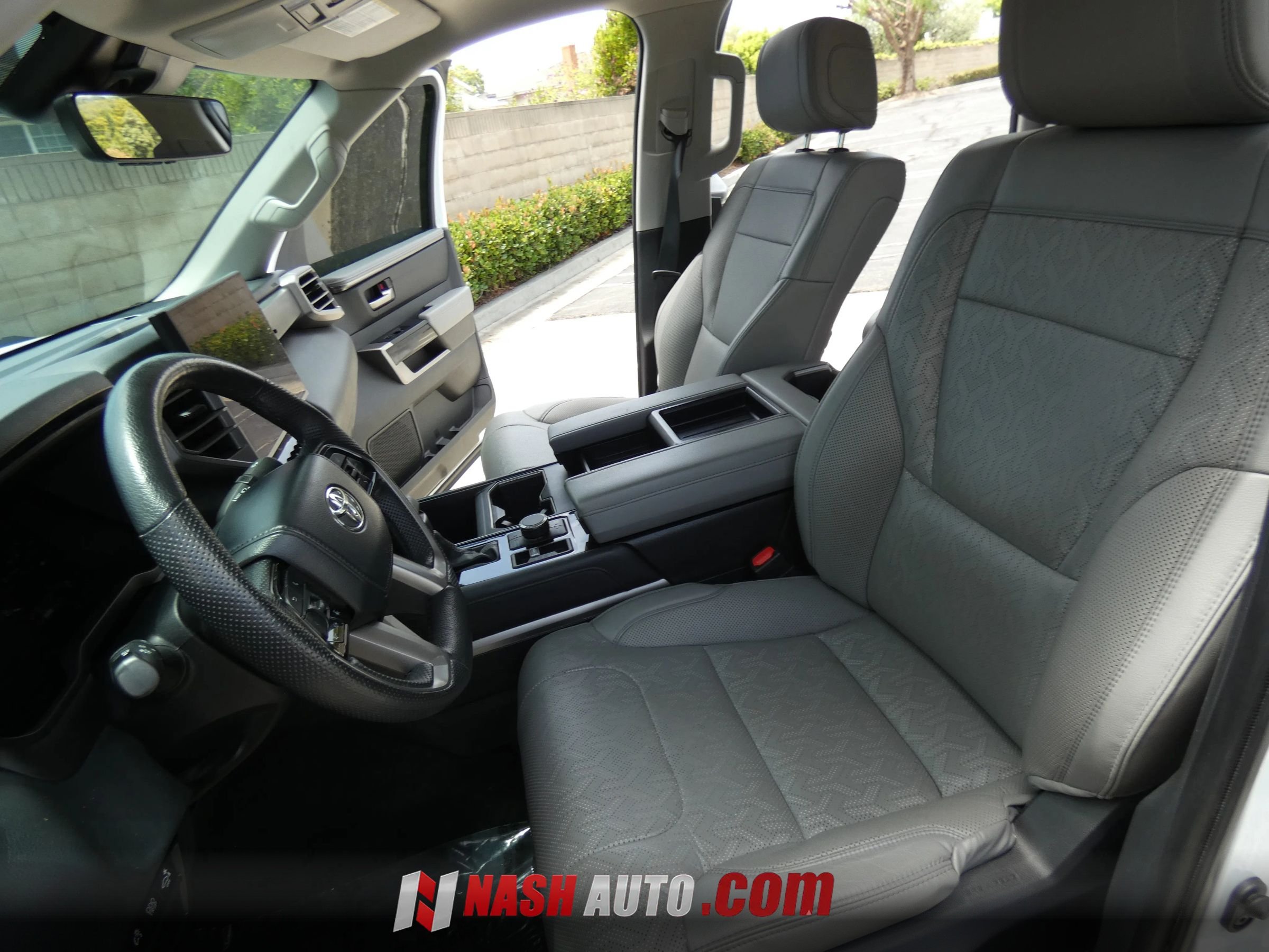 Used 2024 Toyota Tundra Limited w/ TRD Off-Road Package AWD/4WD image 57