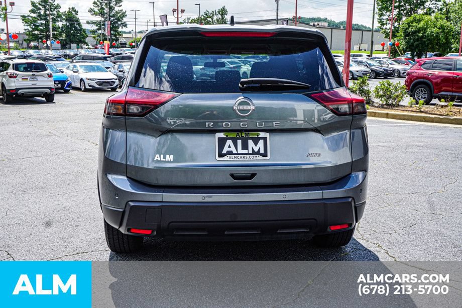 Used 2024 Nissan Rogue S AWD/4WD image 10