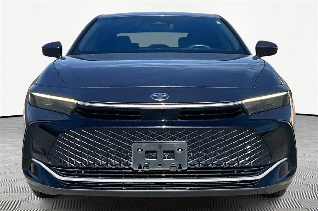 Used 2023 Toyota Crown XLE image 3