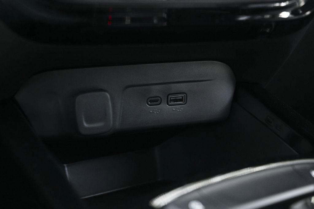 New 2026 Chevrolet Trax LT w/ LPO, Blackout Package FWD image 26