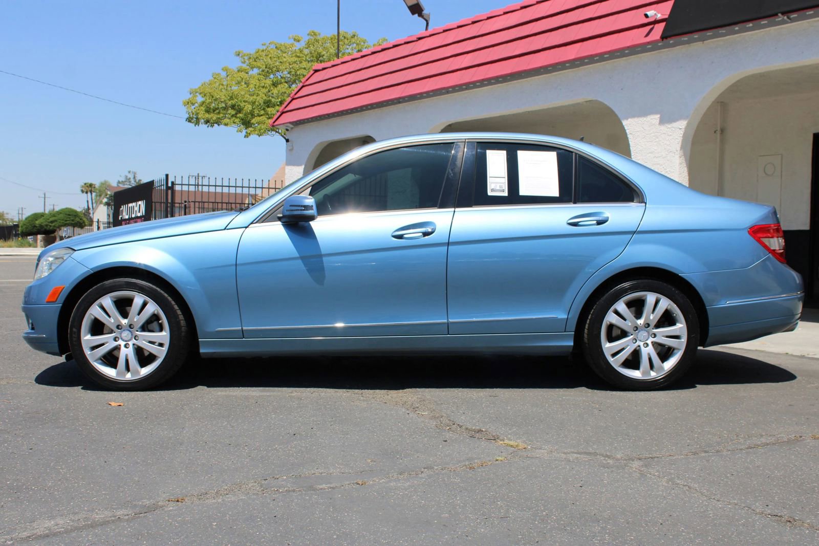 Used 2010 Mercedes-Benz C 300 Sedan image 41
