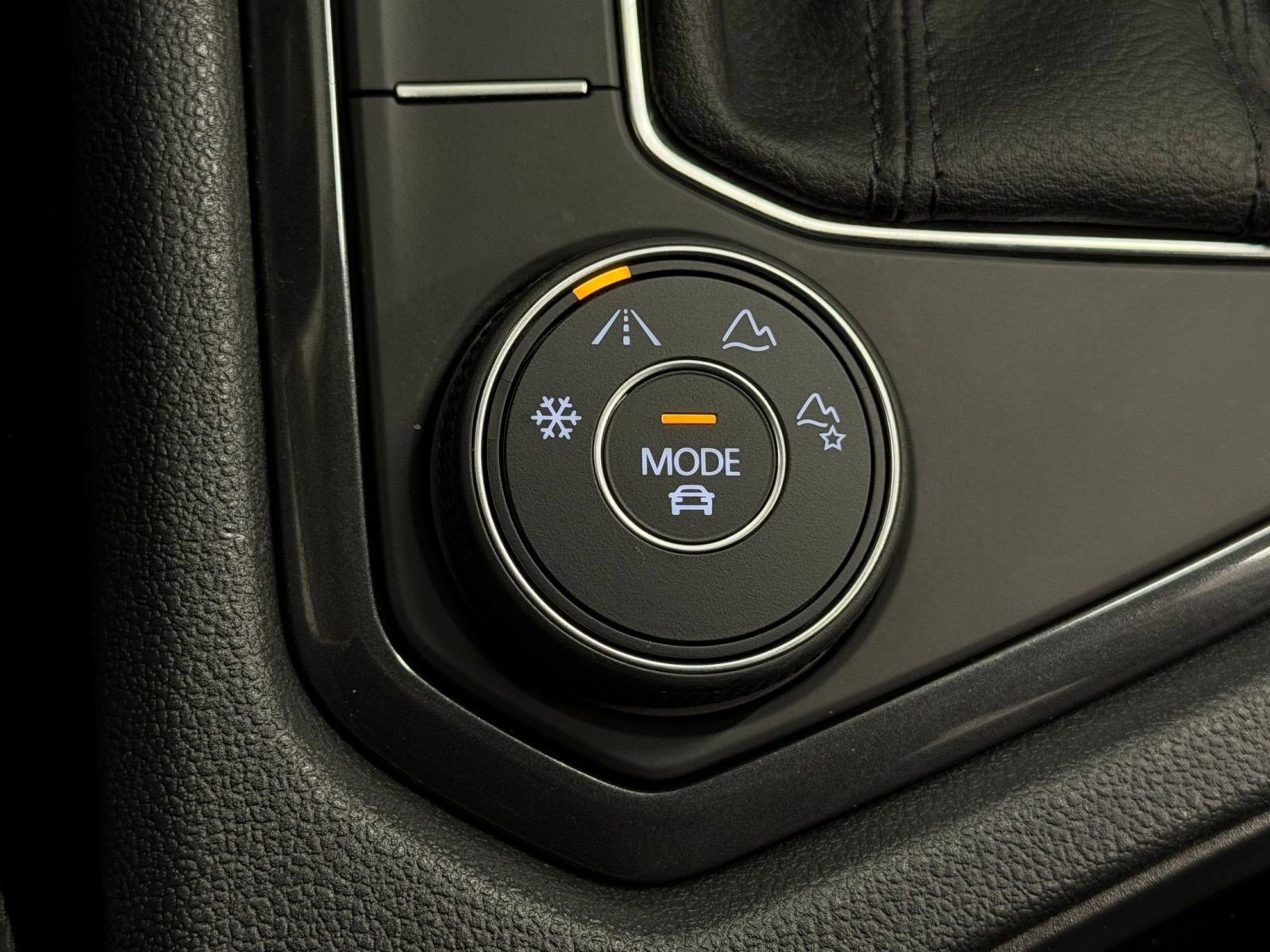 Used 2024 Volkswagen Tiguan Wolfsburg Edition image 26