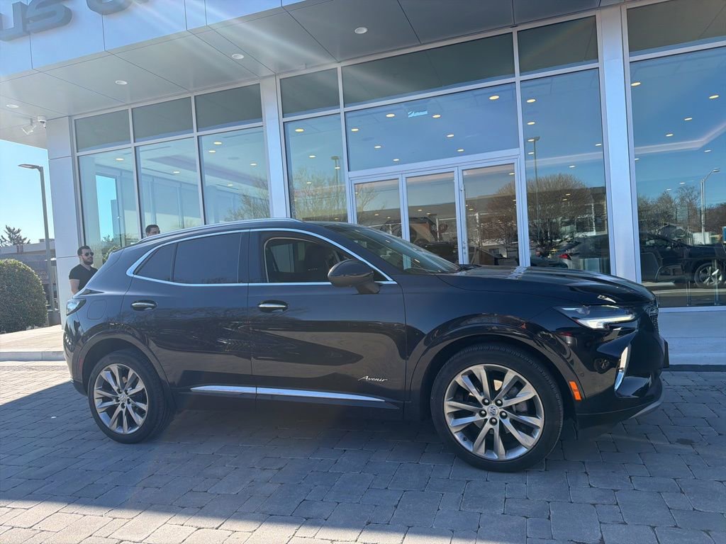 Used 2022 Buick Envision Avenir w/ Technology Package II image 4