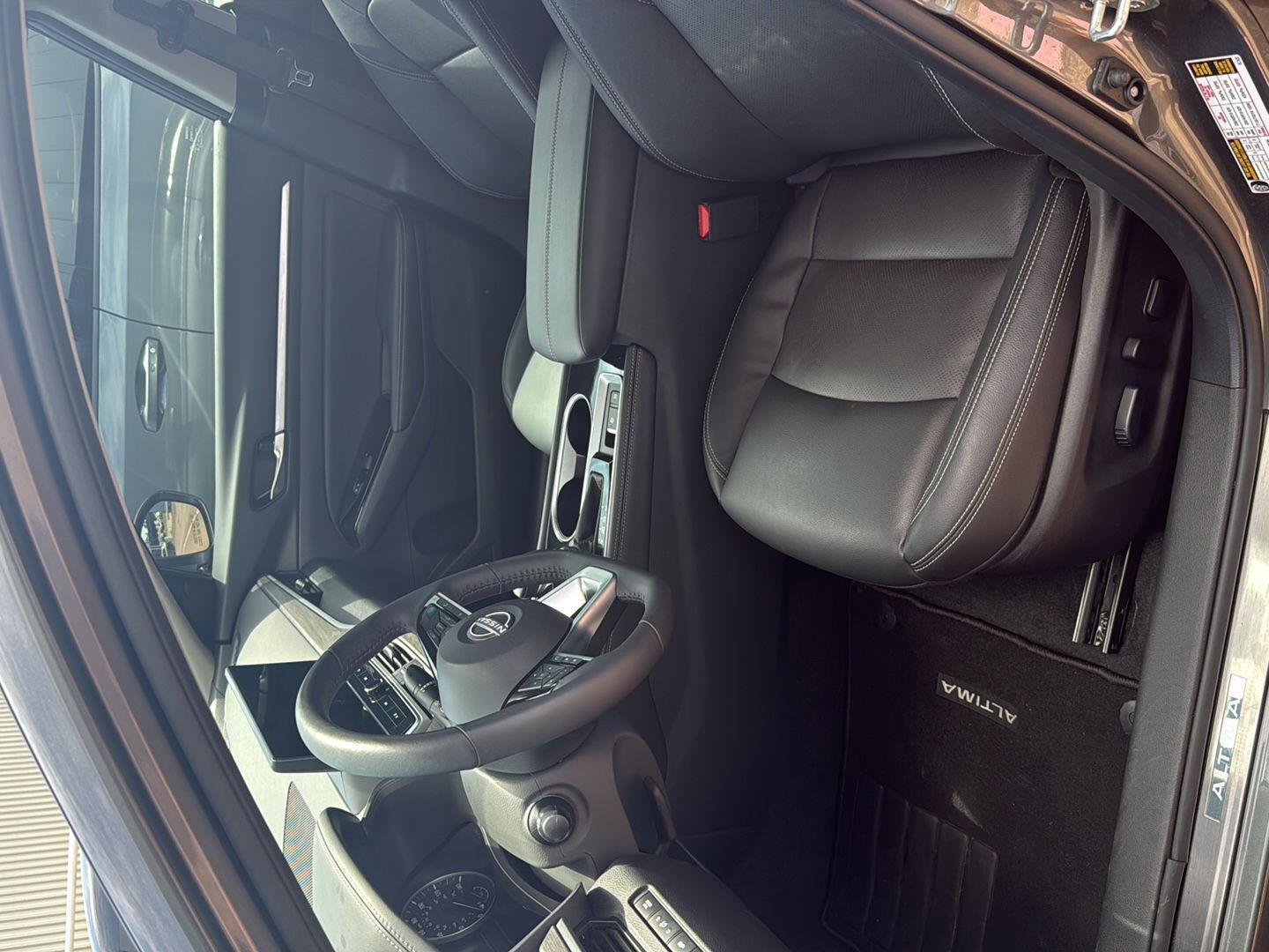 Used 2025 Nissan Altima 2.5 SL image 2