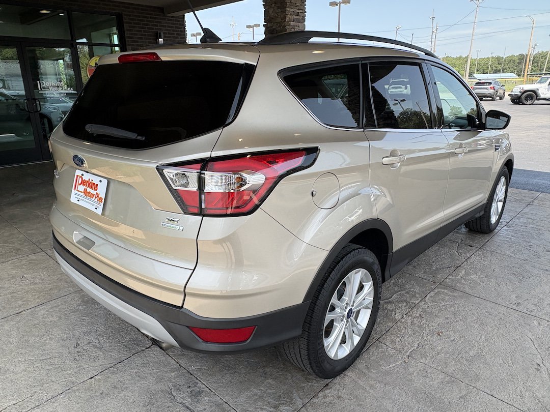 Used 2018 Ford Escape SE w/ SE Sync 3 Package FWD image 6
