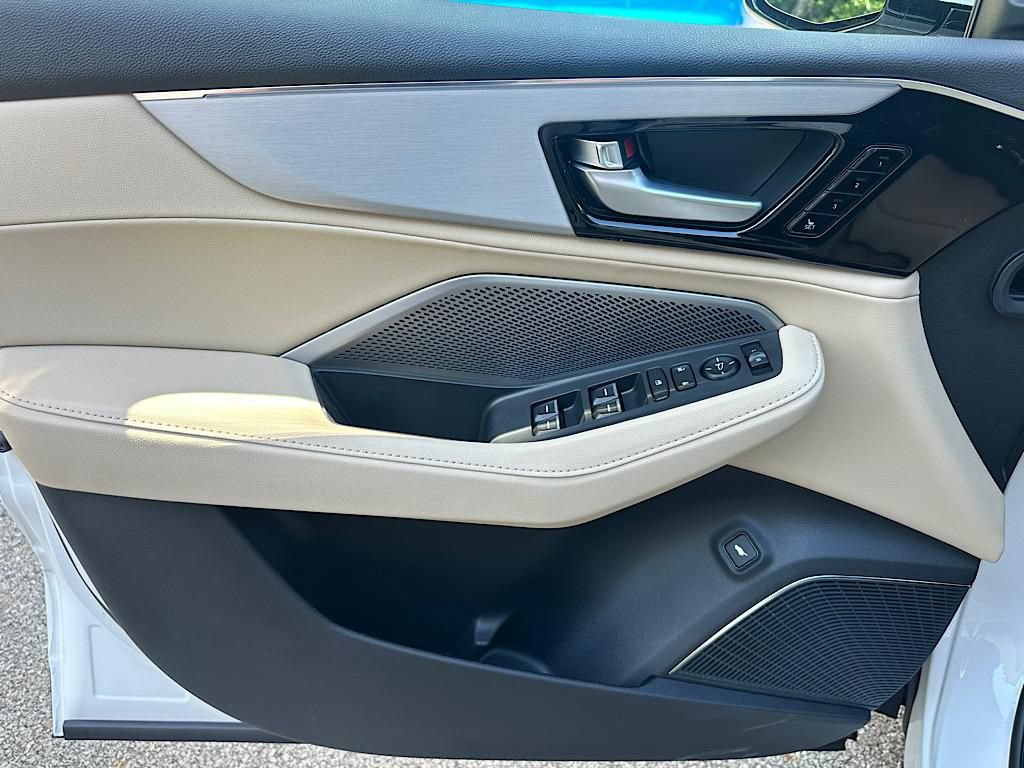 New 2026 Acura MDX SH-AWD image 9