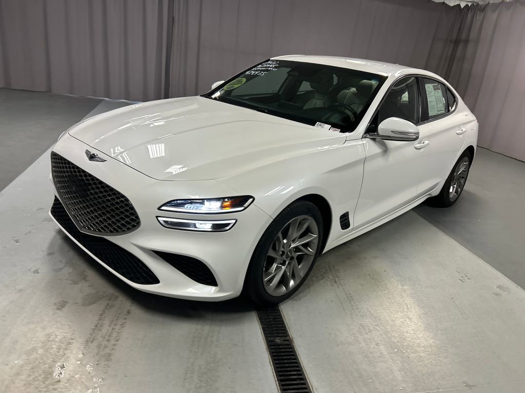 Used 2022 Genesis G70 2.0T image 3