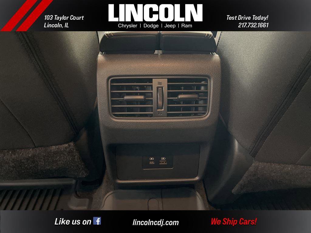 Used 2023 Nissan Rogue SV image 26