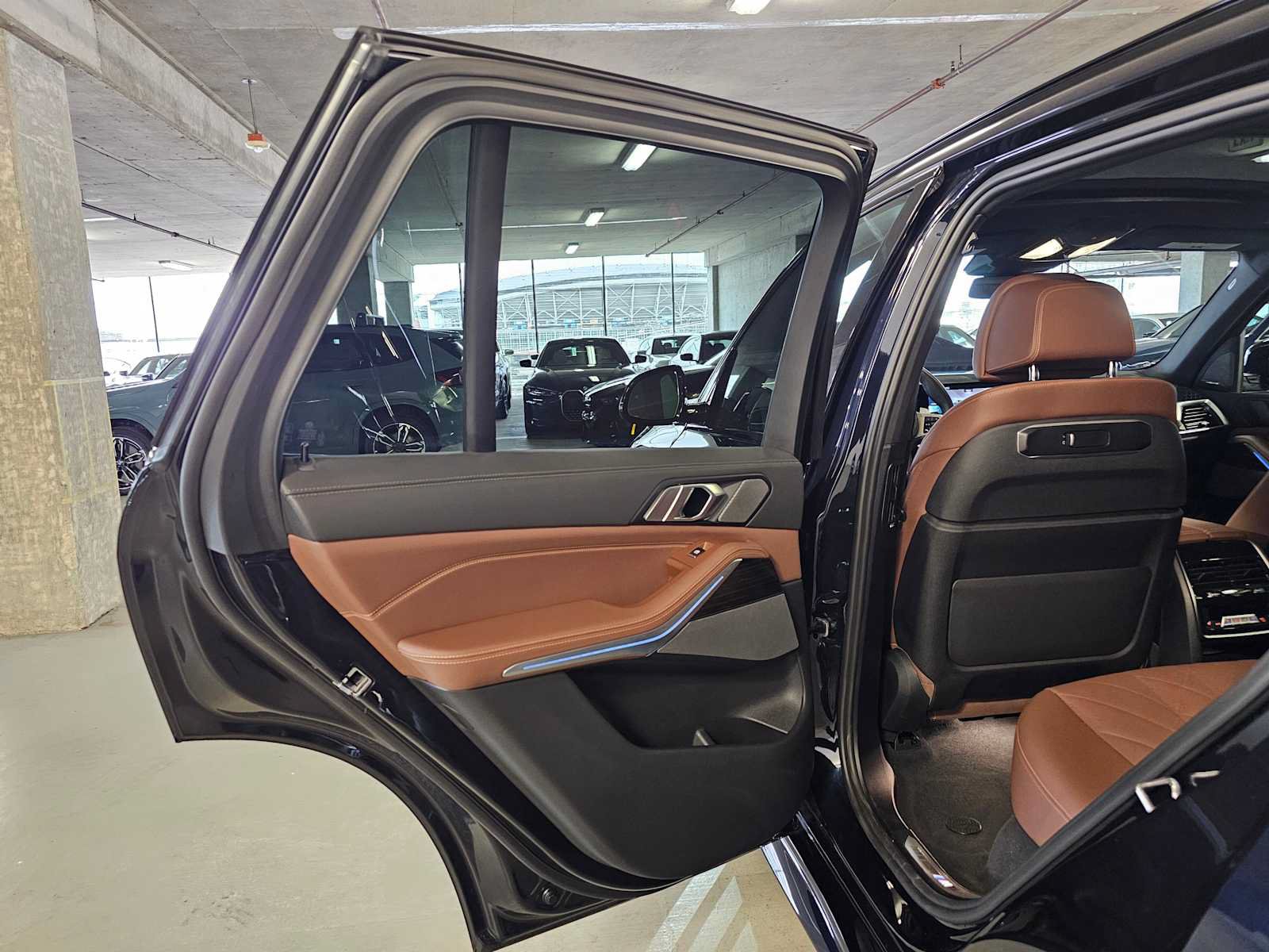 Used 2024 BMW X5 xDrive50e w/ M Sport Package AWD/4WD image 28