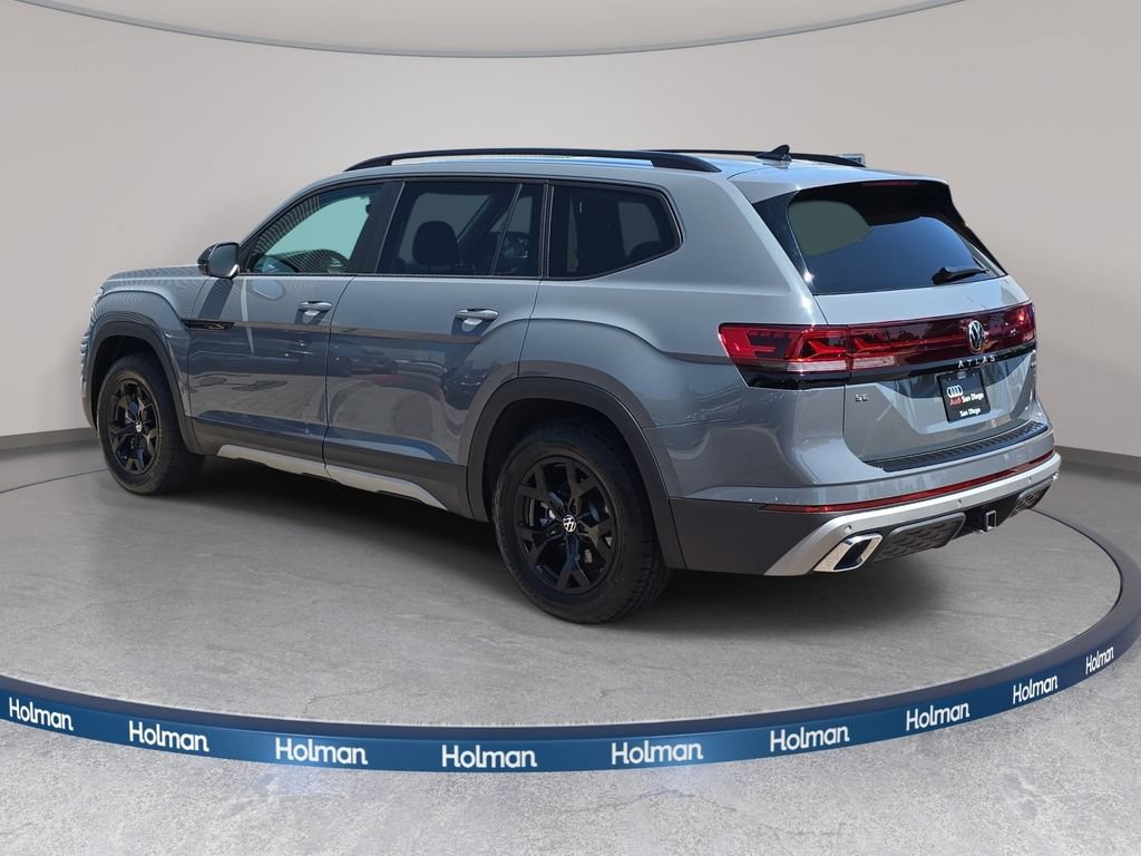 Used 2024 Volkswagen Atlas Peak Edition SE AWD/4WD image 8