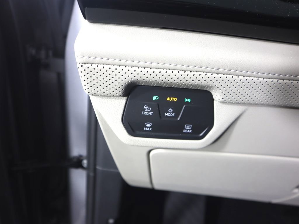 Used 2024 Volkswagen Atlas SE image 18