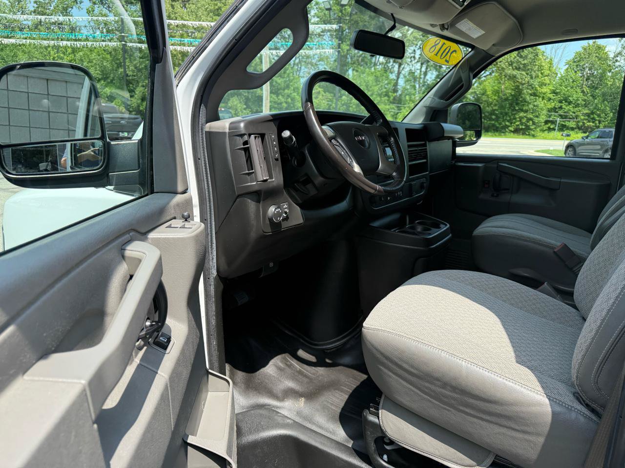 Used 2018 GMC Savana 3500 LS RWD image 16