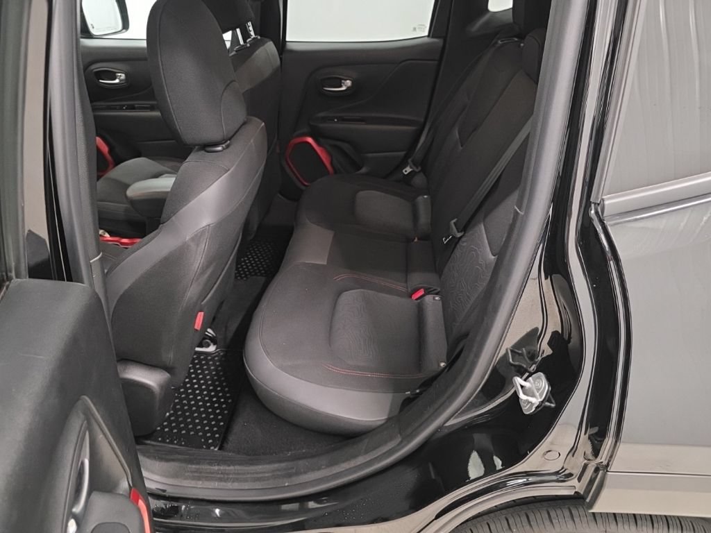 Used 2017 Jeep Renegade Trailhawk AWD/4WD image 10