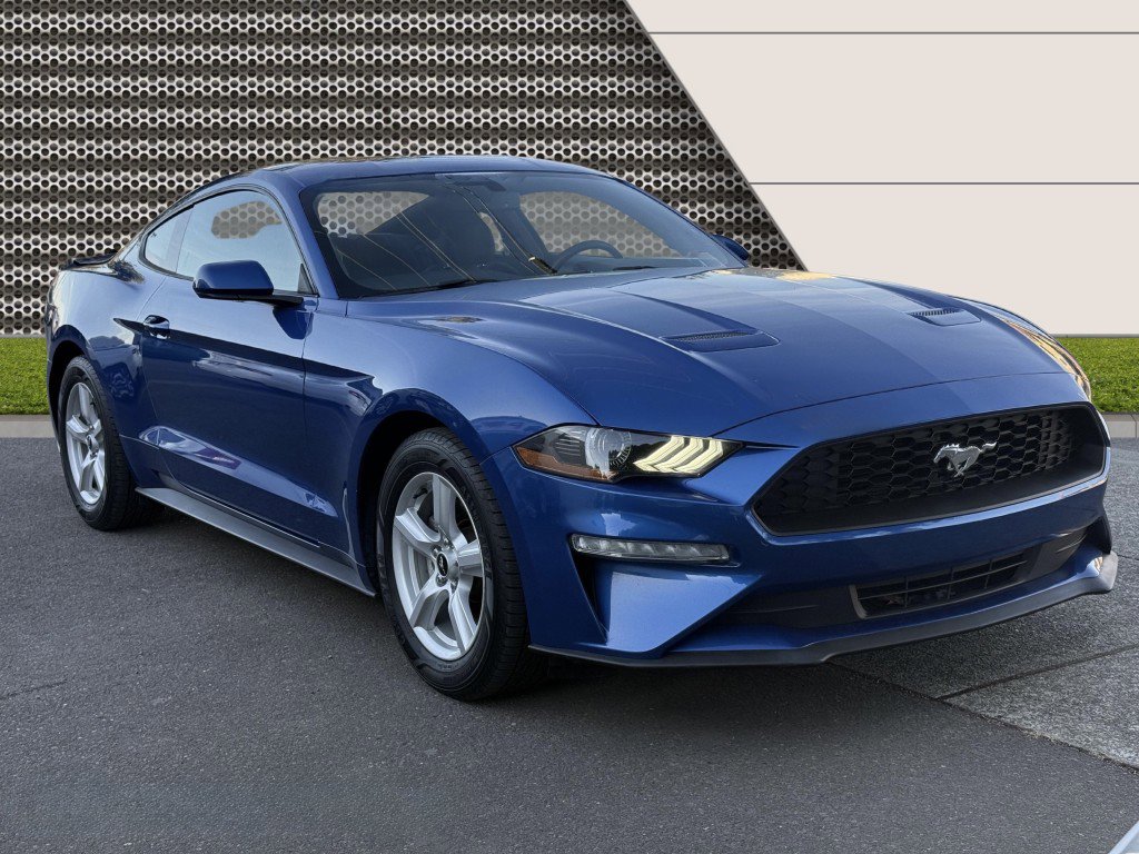 Used 2018 Ford Mustang Coupe image 4