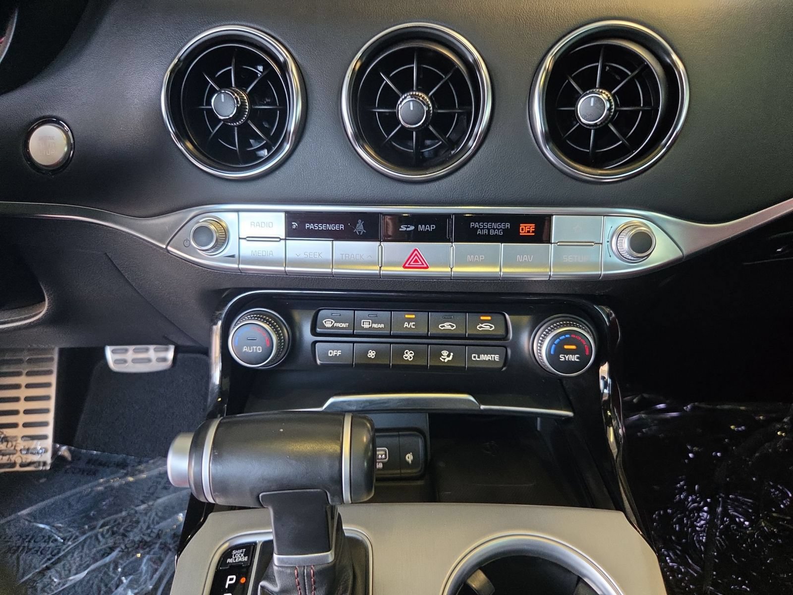 Used 2020 Kia Stinger GT1 AWD/4WD image 19