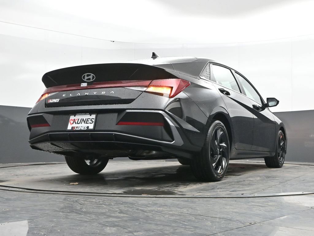 New 2026 Hyundai Elantra SEL Sport image 38