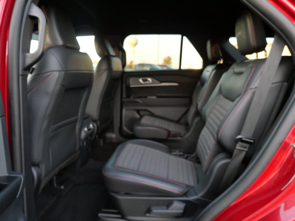 Certified 2025 Ford Explorer ST-Line AWD/4WD image 17