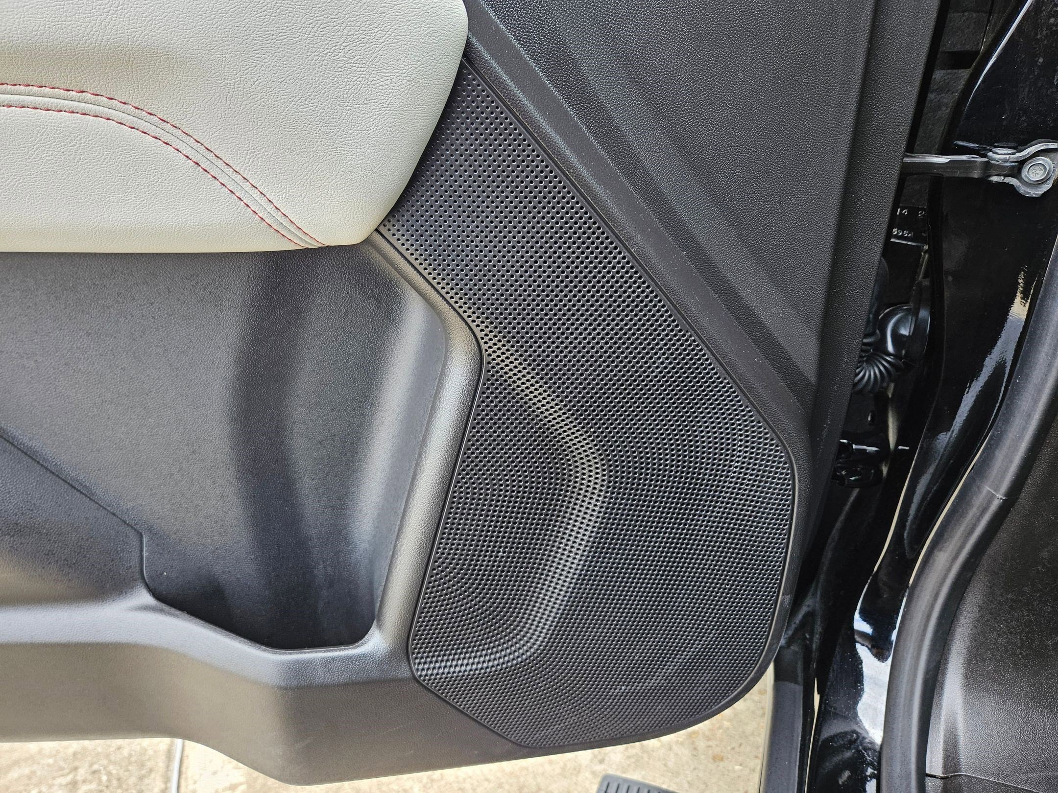 Used 2025 GMC Canyon AT4 w/ AT4X Package image 13