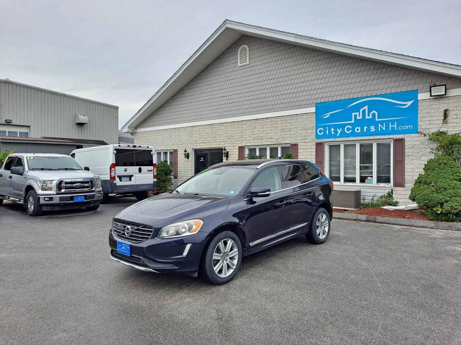 Used 2017 Volvo XC60 T5 Inscription w/ Advanced Package