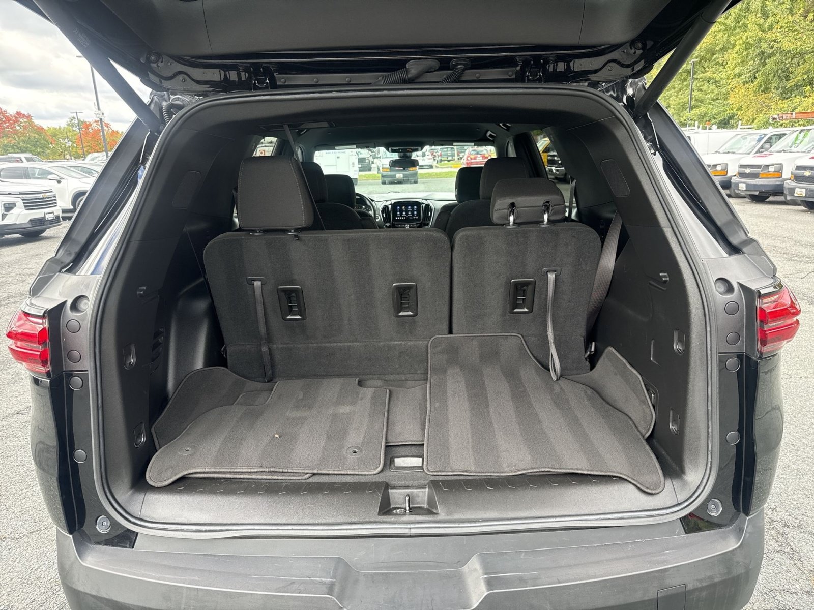 Used 2023 Chevrolet Traverse LT FWD image 27