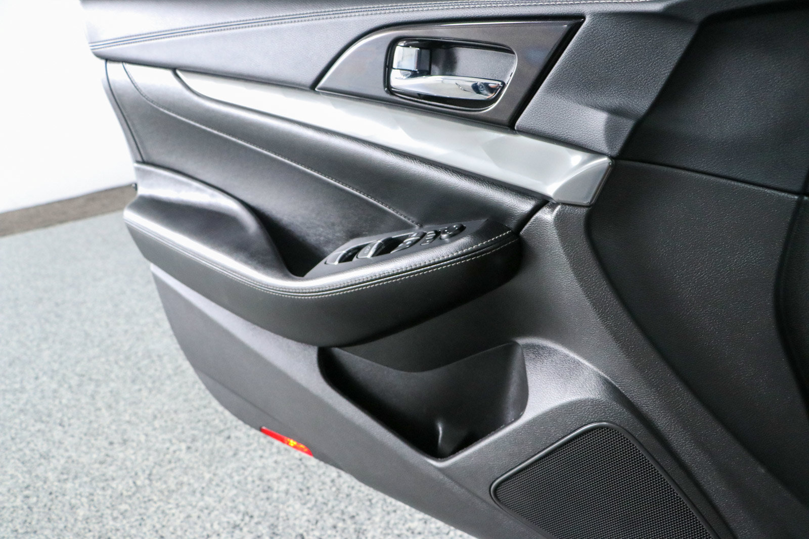 Used 2022 Nissan Maxima SV w/ Floor Mat Group FWD image 21