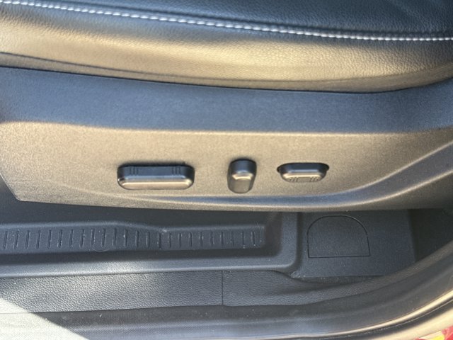 Used 2014 Ford Escape SE w/ SE Chrome Package FWD image 16