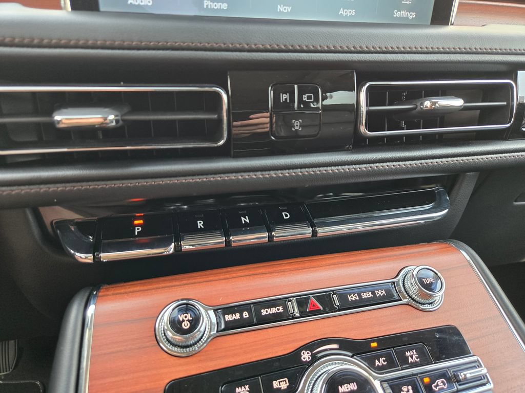 Used 2024 Lincoln Aviator Reserve AWD/4WD image 55