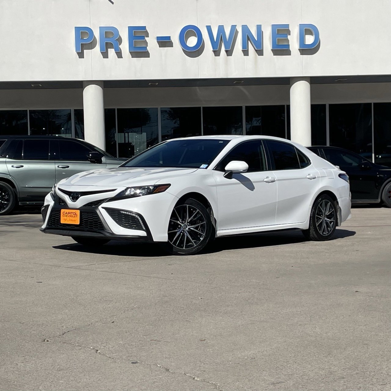 Used 2024 Toyota Camry SE image 1