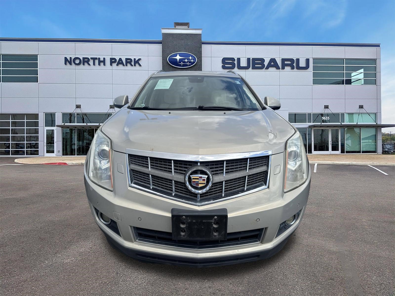Used 2011 Cadillac SRX Performance FWD image 2