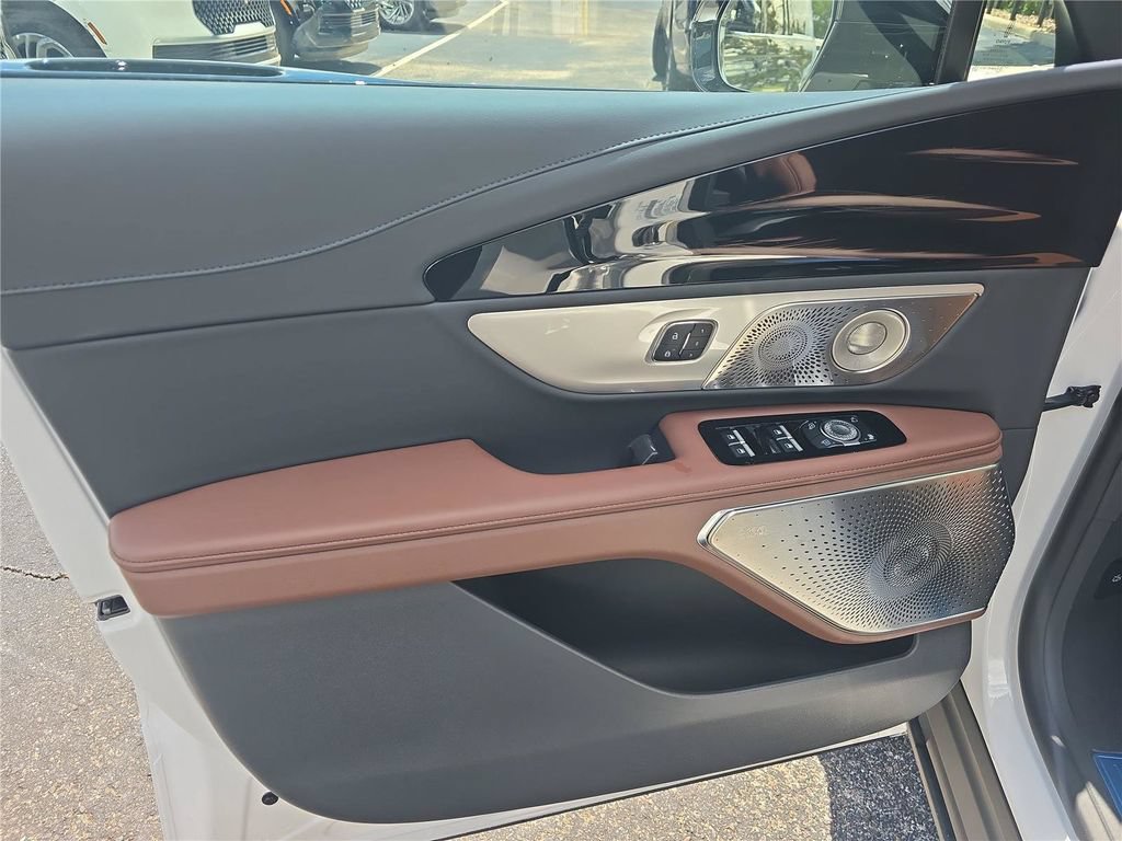 New 2026 Lincoln Nautilus Reserve AWD/4WD image 13