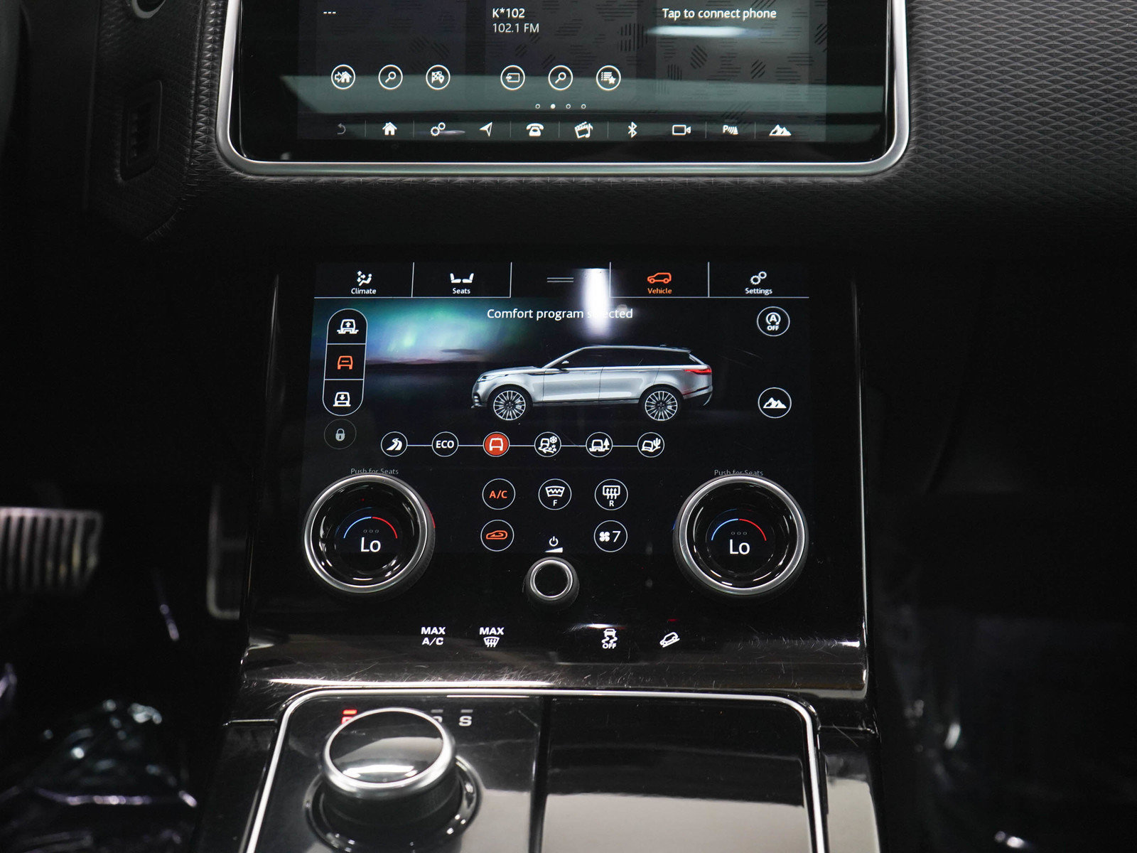 Used 2018 Land Rover Range Rover Velar R-Dynamic SE AWD/4WD image 16