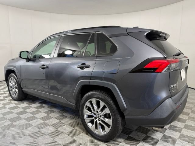 Used 2021 Toyota RAV4 XLE Premium FWD image 4