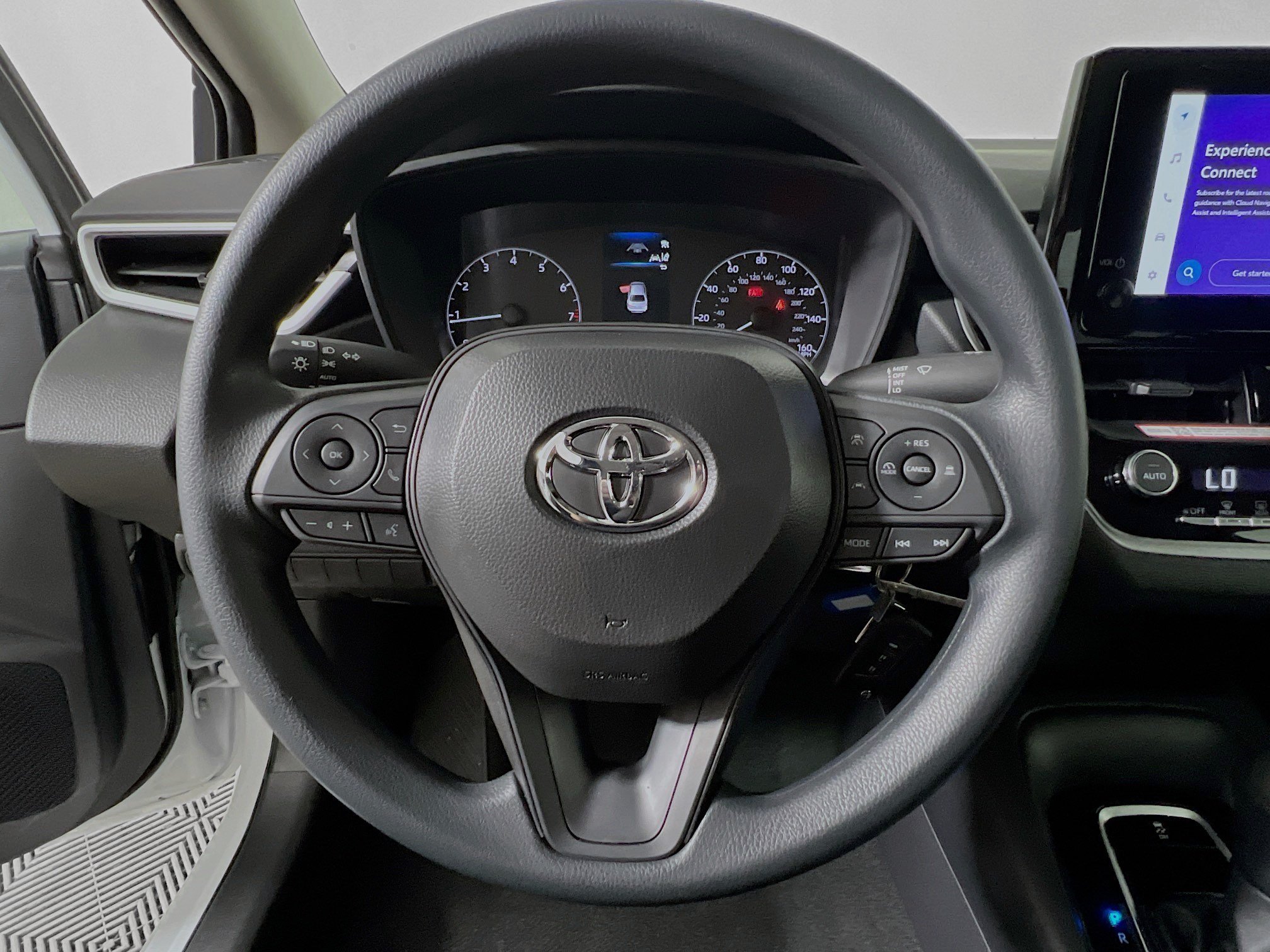 Used 2025 Toyota Corolla LE FWD image 18