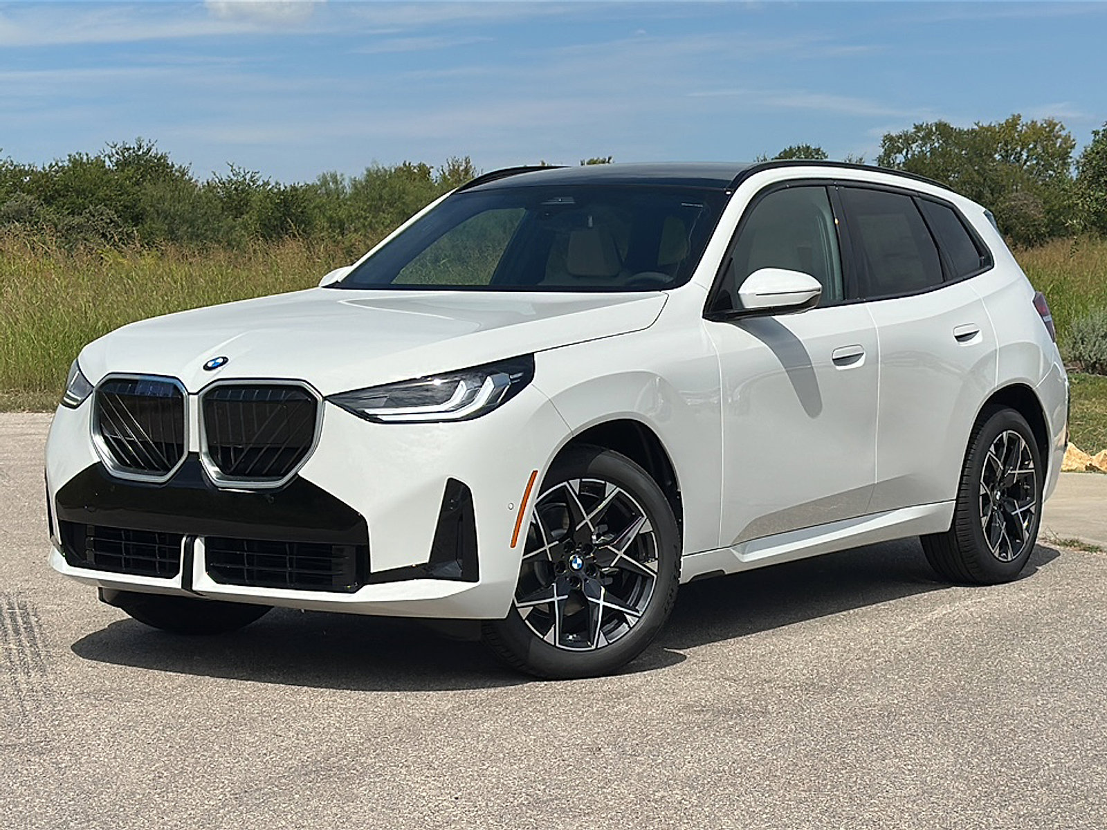New 2026 BMW X3 xDrive30 w/ M Sport Package image 2