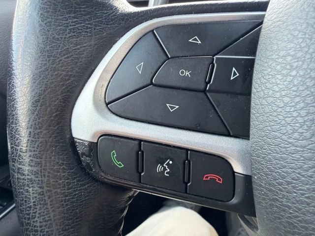 Used 2020 Jeep Renegade Latitude w/ Cold Weather Group AWD/4WD image 38