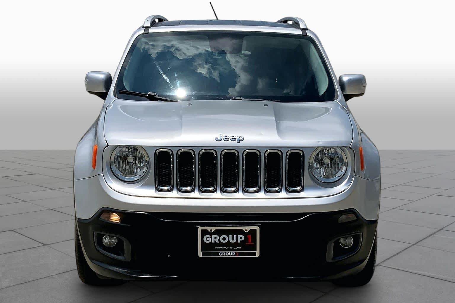 Used 2016 Jeep Renegade Limited FWD image 4