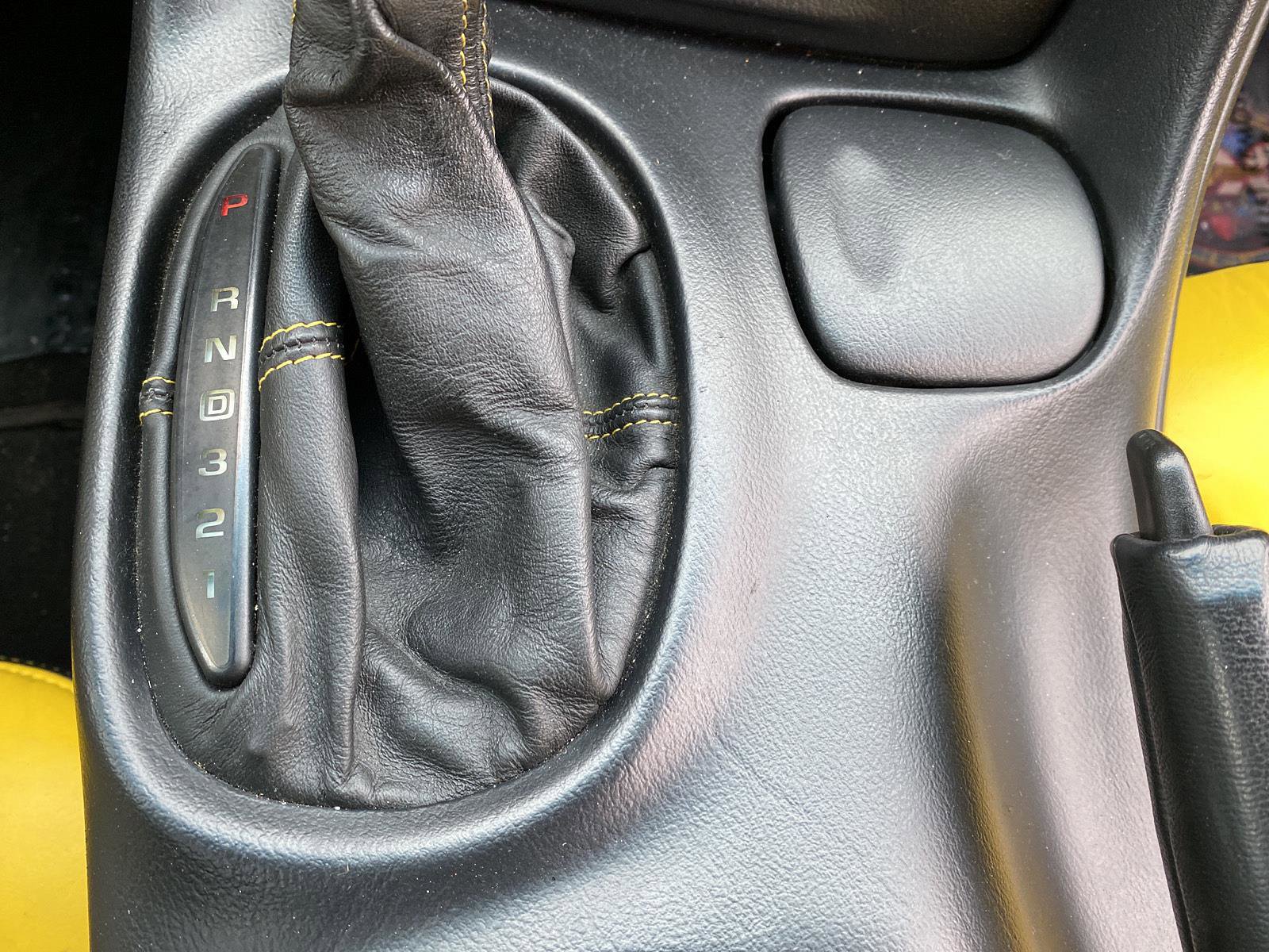 Used 1998 Chevrolet Corvette Convertible w/ Memory Pkg image 19