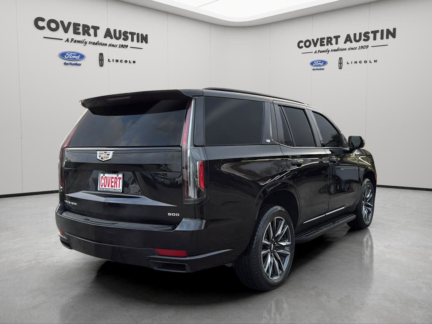 Used 2022 Cadillac Escalade Sport w/ Heavy-Duty Trailer Package image 5