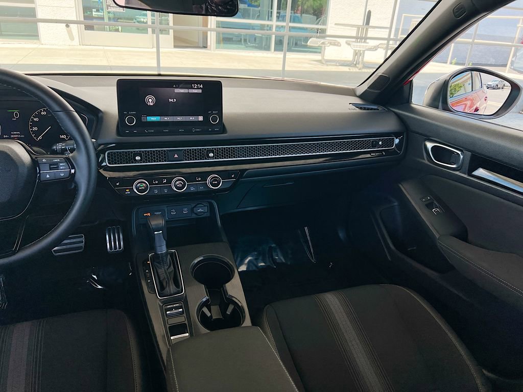 Used 2025 Honda Civic Sport image 23