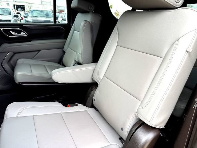Used 2022 Chevrolet Suburban Z71 w/ Luxury Package image 23