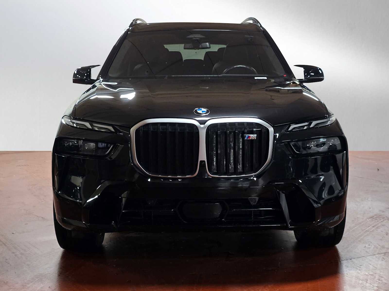 Used 2023 BMW X7 M60i w/ Climate Comfort Package image 15