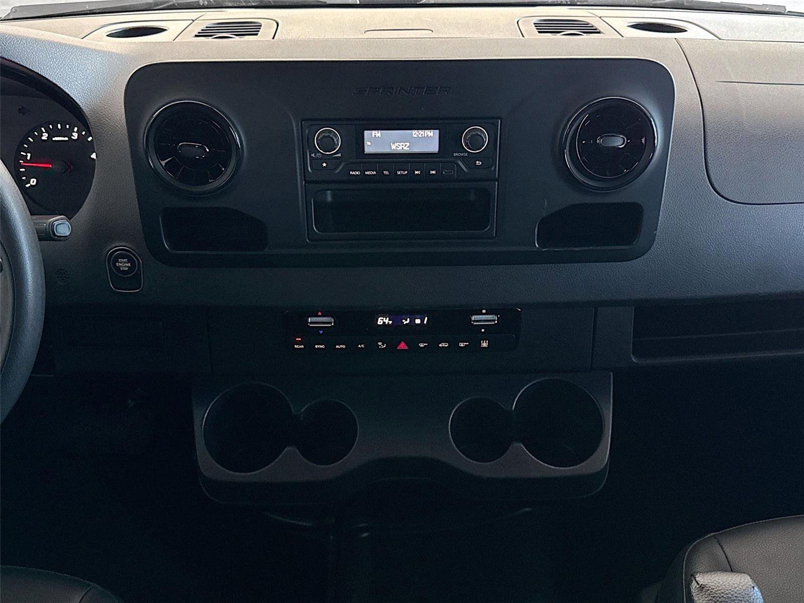 Used 2022 Mercedes-Benz Sprinter 2500 image 9