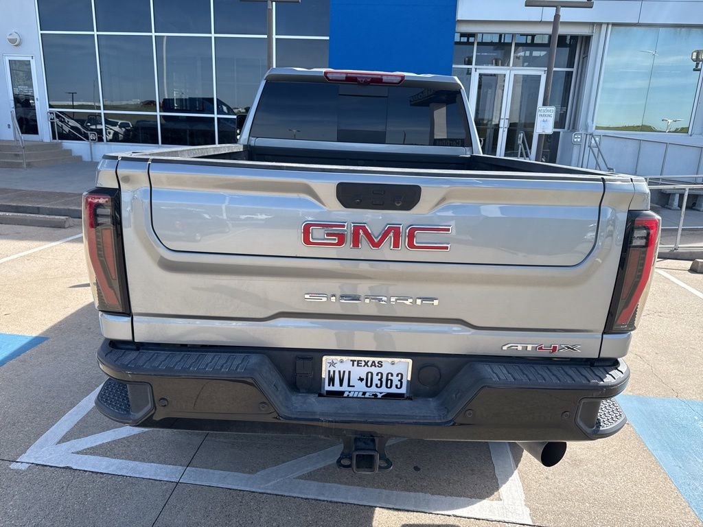 Used 2025 GMC Sierra 2500 AT4X image 9