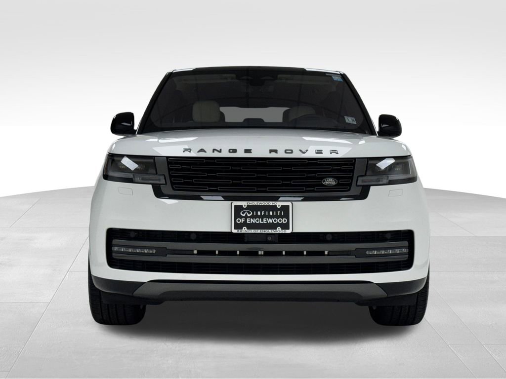 Used 2023 Land Rover Range Rover SE image 2